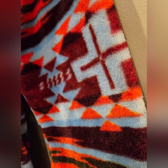 EARTH RAGZ Aztec Plush Robe - Picture 5 of 6